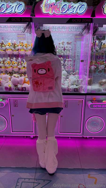Went to the arcade on my birthday 🥳 Took a couple of cute pi.. 4