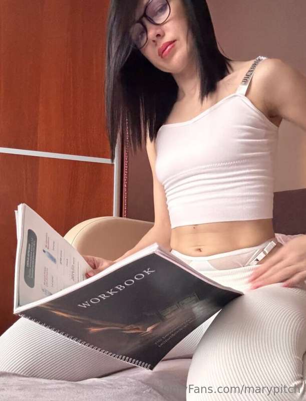 This @lanarayy is ready for your dick⚡️ I heard you like dir..