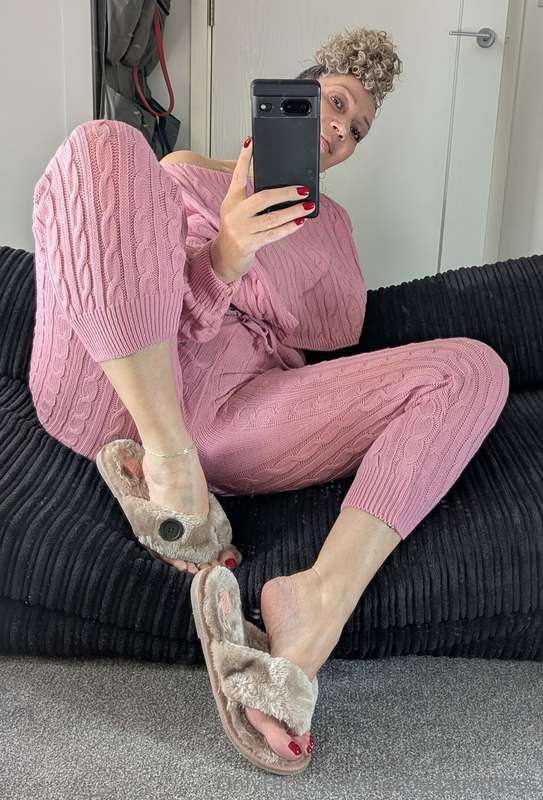 ...Sundays are for fucking in jimmies & slippers..!!🩷🩷P1NEW .. 9