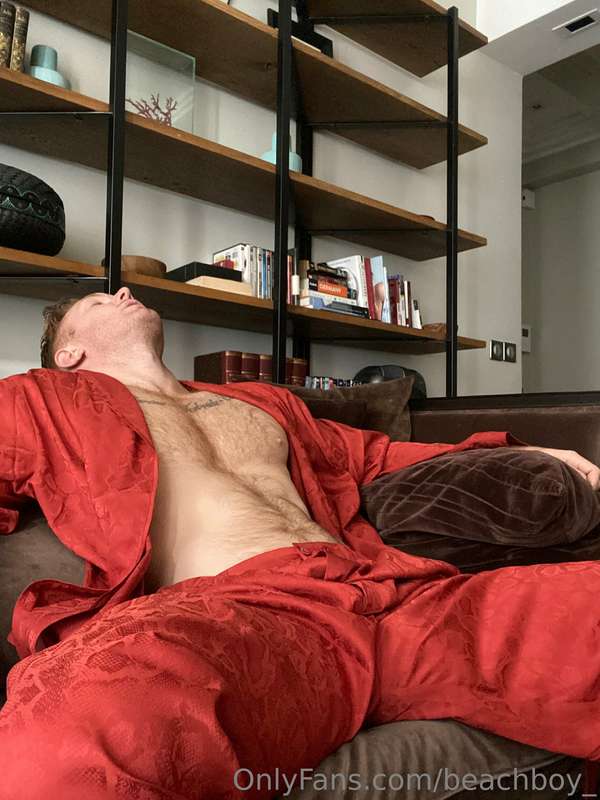 Cum here and get on your knees in front of daddy. Start by s.. 6