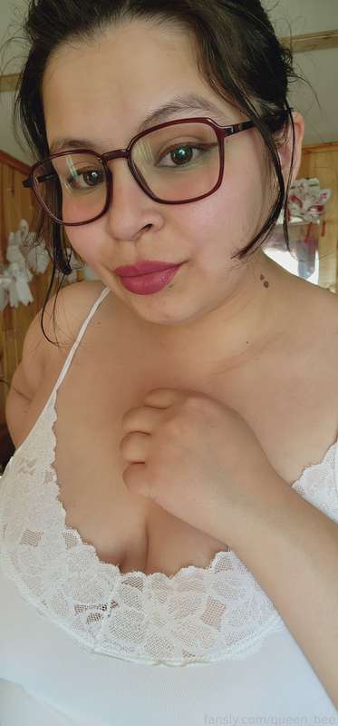 Queen_Bee - Fansly - 01 Dec, 2023