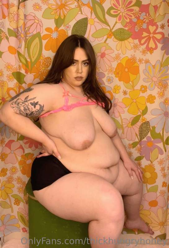 I decided to dress up as myself this year 🤪🔥🐷💋

I LOVE being.. 17