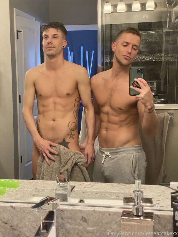 Took some quick pics and couldn’t decide on which to post, s.. 4