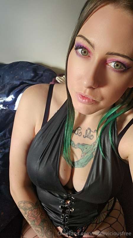 Tip if you want to see a clip of my most recent video 😘 1