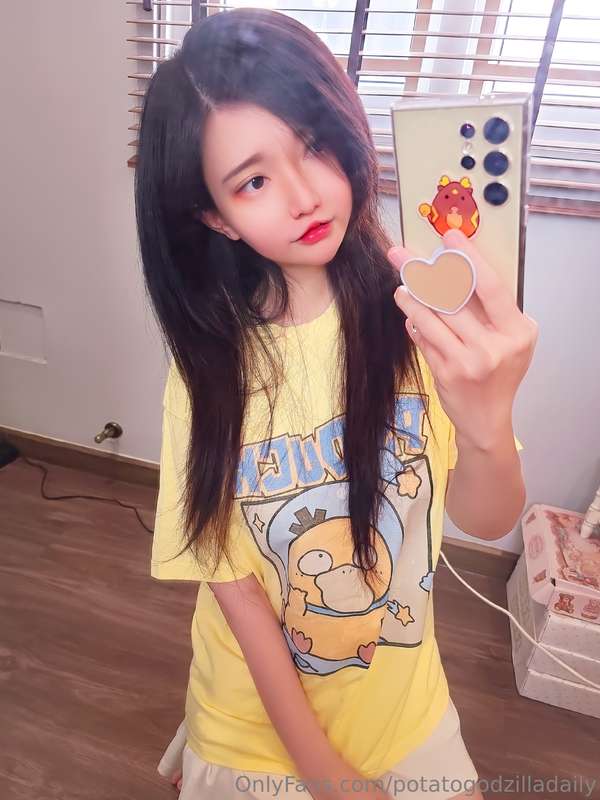 Potato Saturday nipple showing uh huh ~ 👀💕 3