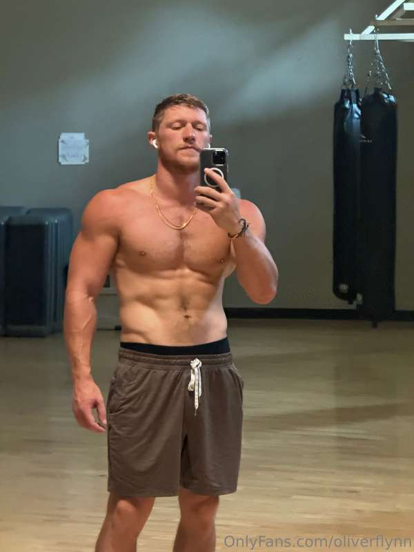 can't skip the gym 😉💪🏼
