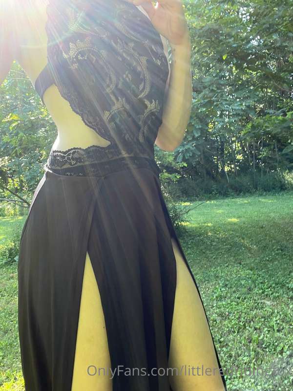 Sweet Turantula sent me this beautiful outfit 🖤  Loved weari.. 3