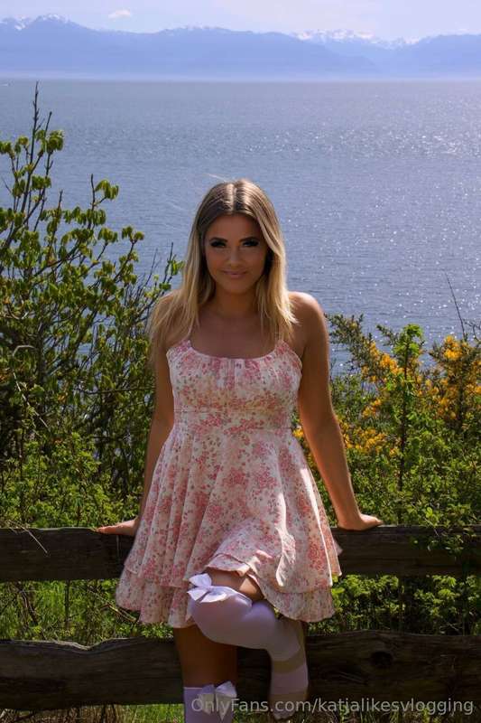 Spring has sprung and I spent the day with some friends! 🥰 A.. 5