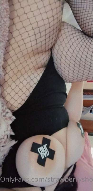 swipe to see my big tits