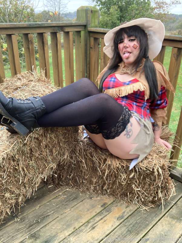 You can be the farmer and stick me up on your post 💋 I’ll be.. 12