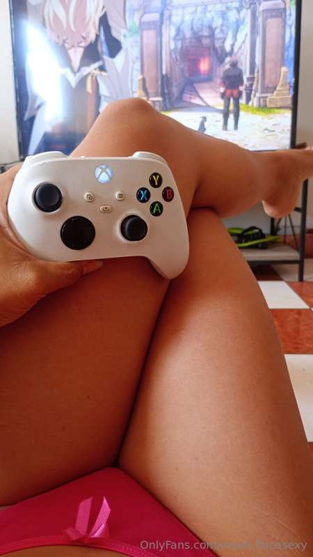 Hoy dia de descanso y de video jugar un rato 😈😈 escribeme si..