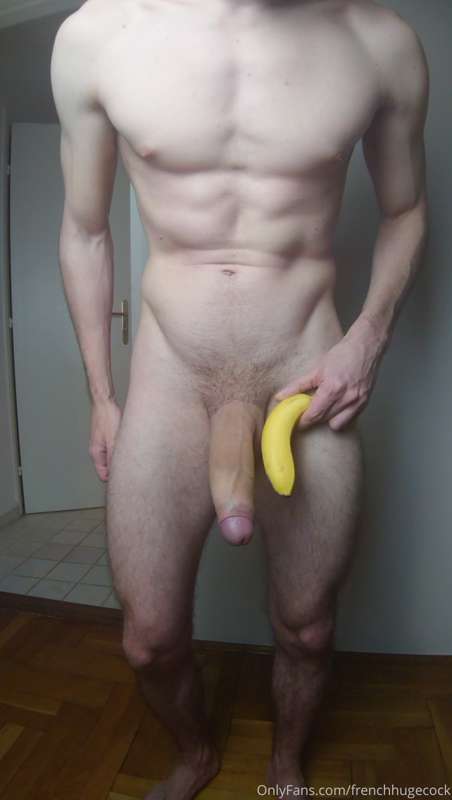 Choose your snack! 🍌 1