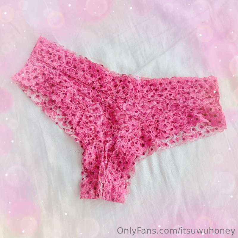 Pantie post 💕 Wouldn’t you just love to rip these off me. :3
