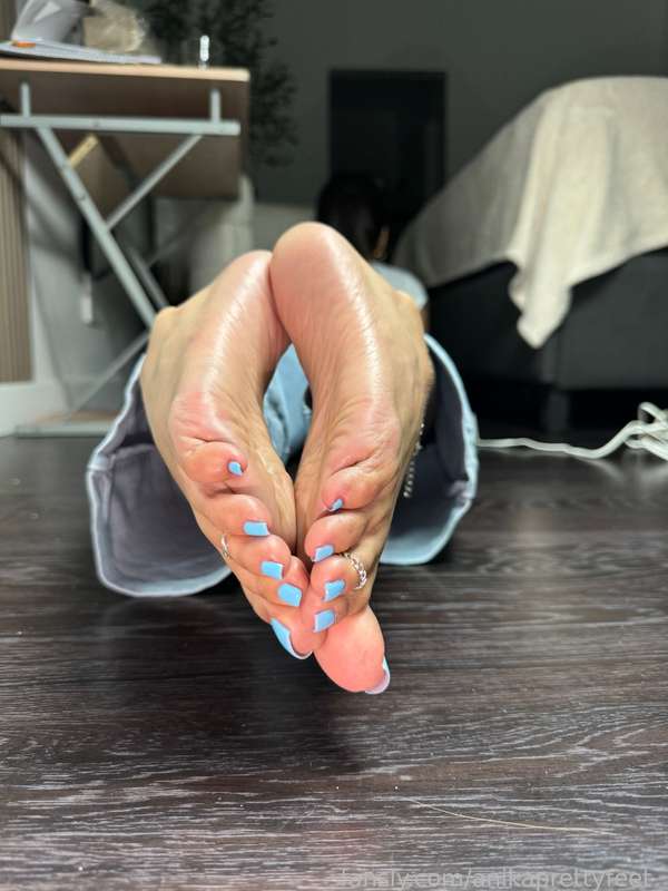 Anikaprettyfeet_ - Fansly - 27 Jun, 2025 11