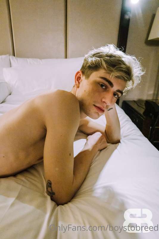 I've wanted to breed @jesseboltonxxx for the longest time. A..