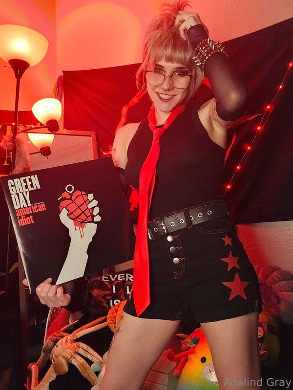 My American Idiot photoset dropped last night!!! 🖤❤️🖤❤️