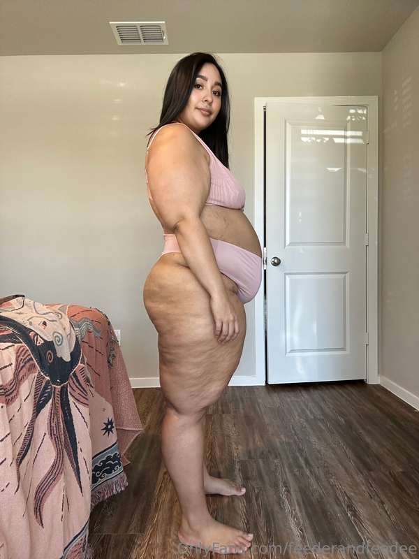 **Mom bod 3 months postpartum** *swipe* for ***nudes***! I t.. 6