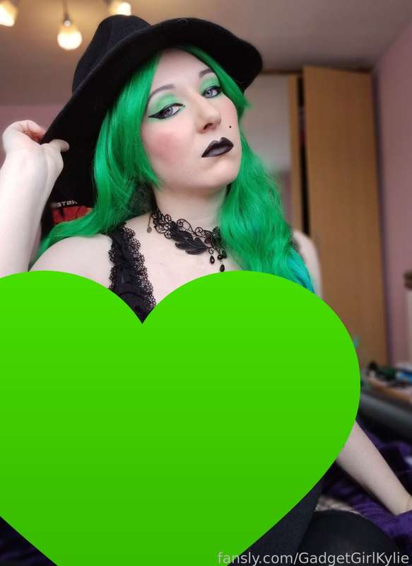 Gadgetgirlkylie - Fansly - 30 Oct, 2023 1