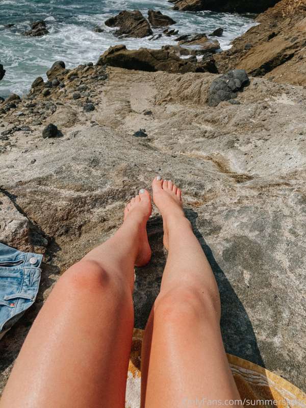 Hii everyone here's a little beach photo dump and also I'd l.. 2