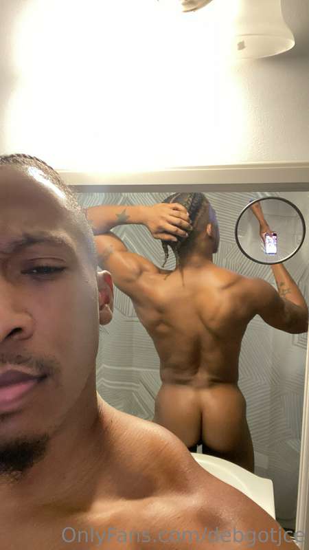 Happy Hump Day 🍑 3