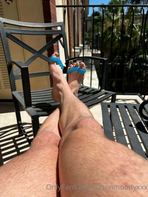 Who loves feet?!