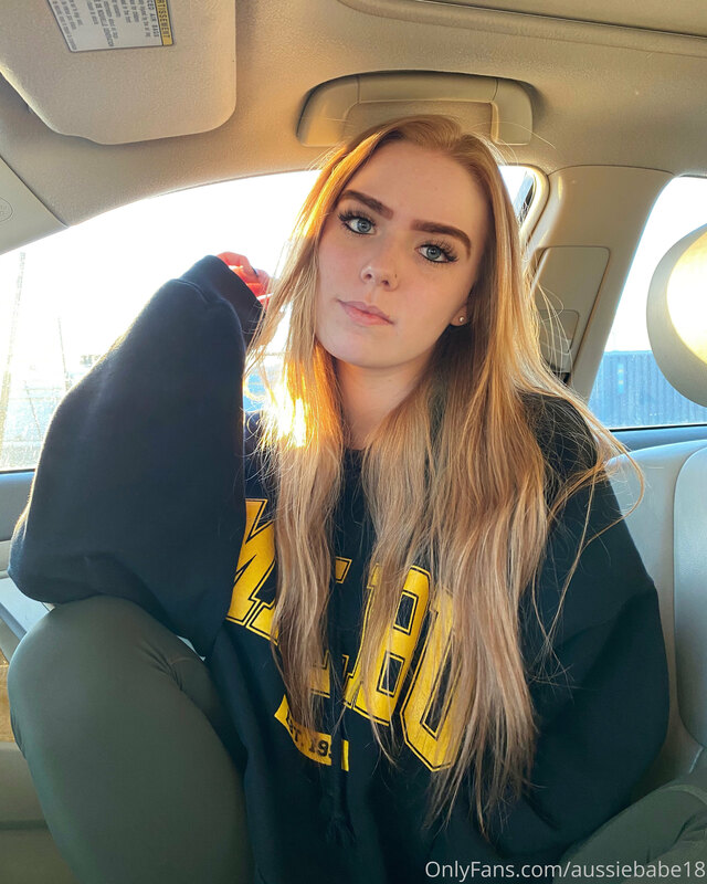 Tip me 10$ if you like teenage pussy💦💦 then check dms😘😈