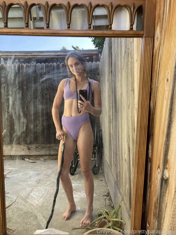 I tried to soak up some sun in my little yard today 💜🌴🌻 3