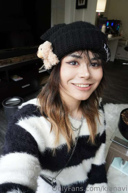 Hi everyone!!
I haven't filmed a new video yet but I took a .. 4