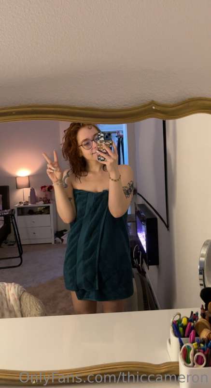 cute lil pics from yesterday 🥰🥰🥰🥰🥰🥰 doesn’t my pussy look so.. 4