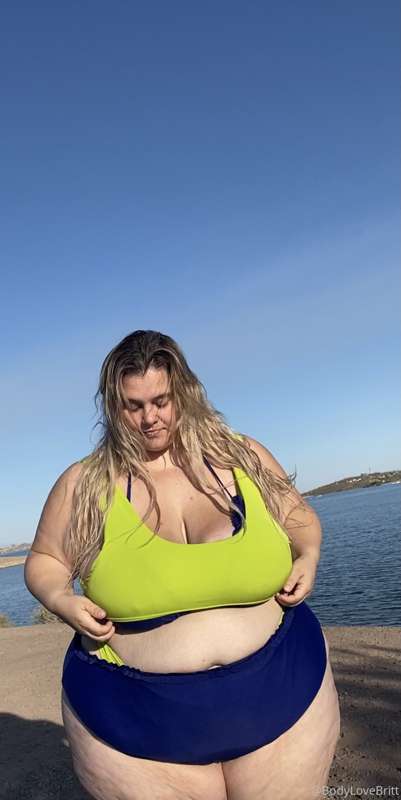 Played at the lake today! Here are some photos of my time 😛👙.. 7