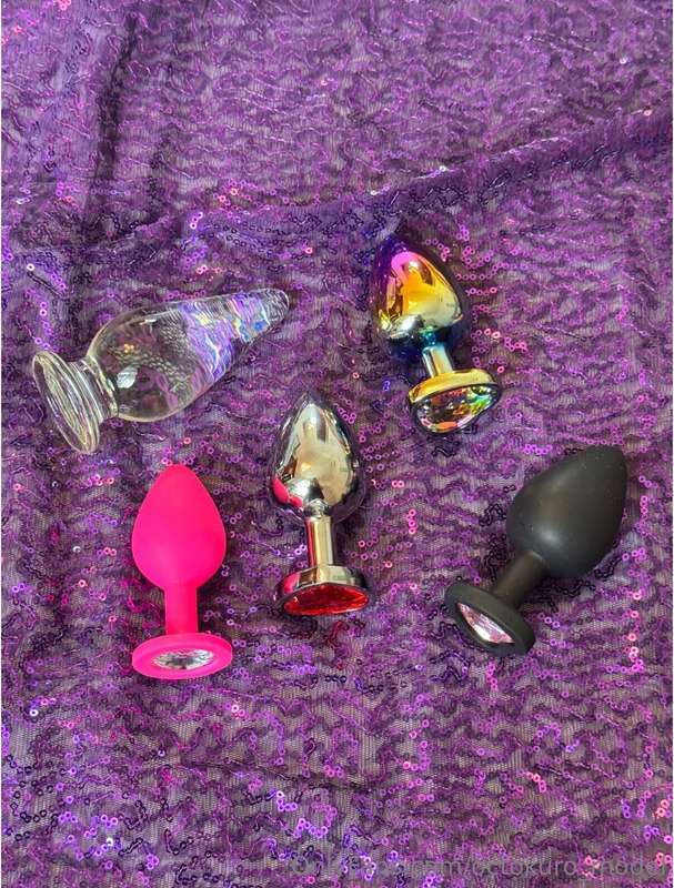 Today, when I was cleaning my room, I found a lot of toys, a..