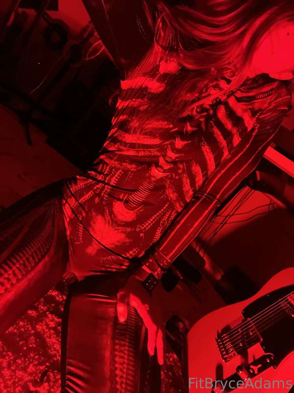 Loving this costume I got! how would you describe it? SCROLL.. 1