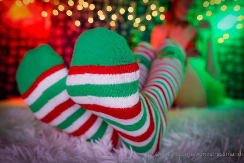 Swipe over to take my socks off and get a close up look ;)