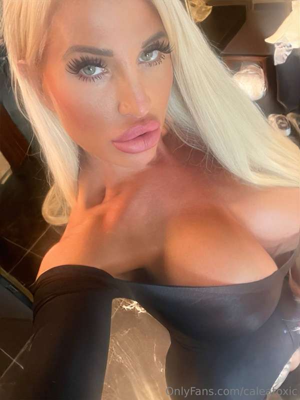 I love crotchless nylon catsuits, they are so practical 😈 Ha.. 7