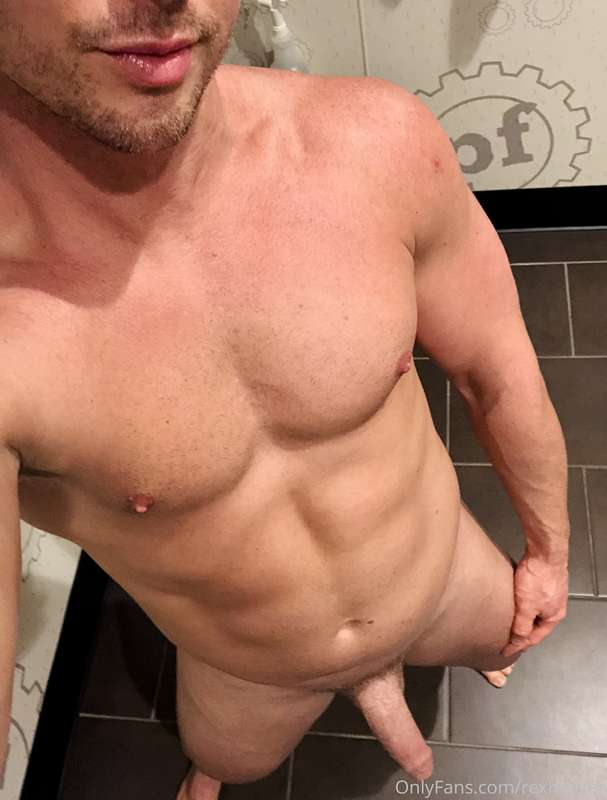 Too bad there wasn’t anyone at the gym to suck on this 1