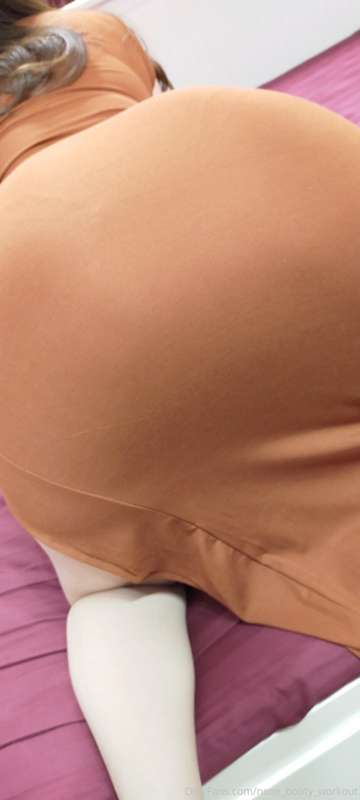 💗憧れの[同級生の上品な母親]がデカ尻過ぎて⇒お尻をガン見してると...💗「〇〇クンお久しぶり💗...ちょっと見ない間に.. 14