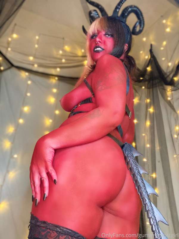 Let’s have a devilishly fun time 😈 17
