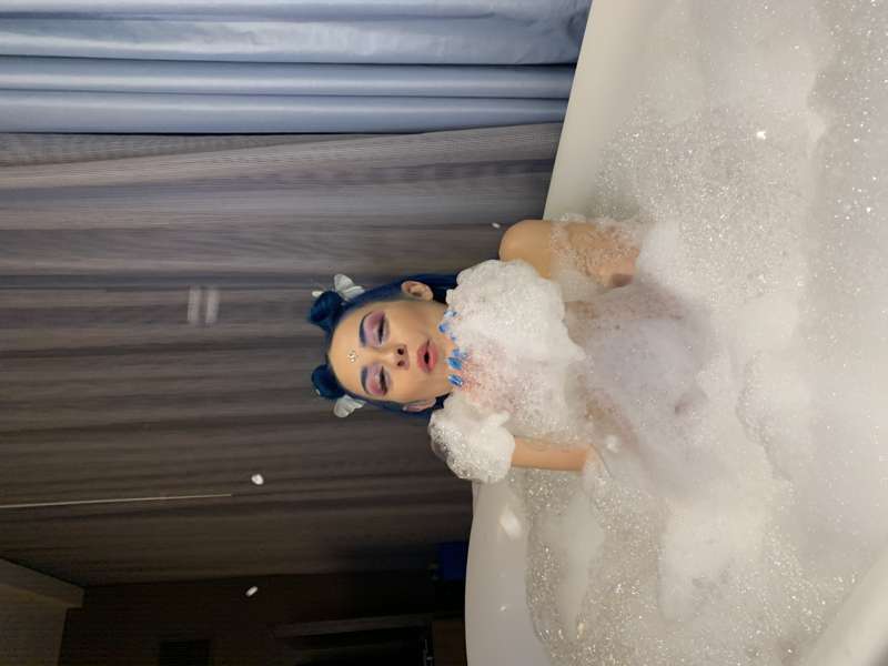 Having fun in the bath~ also I’ve been trying to upload my v.. 1