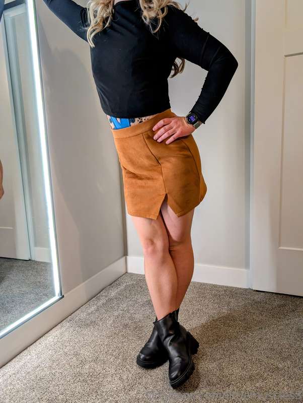 Hubby picked out a super sexy outfit for for tonight, just s.. 6