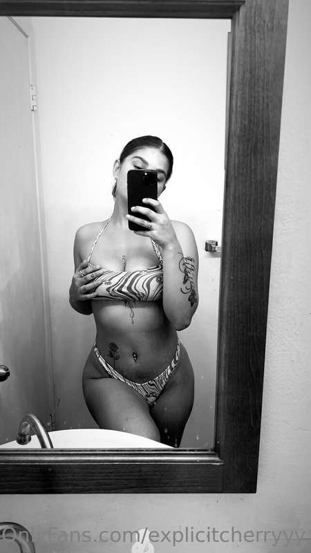 GOING LIVE LATER AT 11 PM CST, SEE YOU THERE LOVE!💋