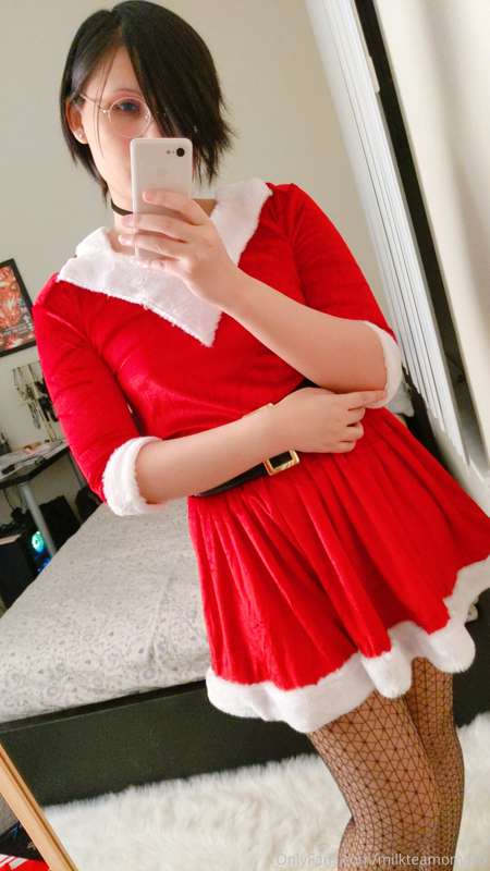full set upload from last year, please enjoy while i hurry a.. 38