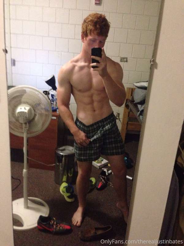 Stripping in my dorm while my roommate is asleep 😈 4