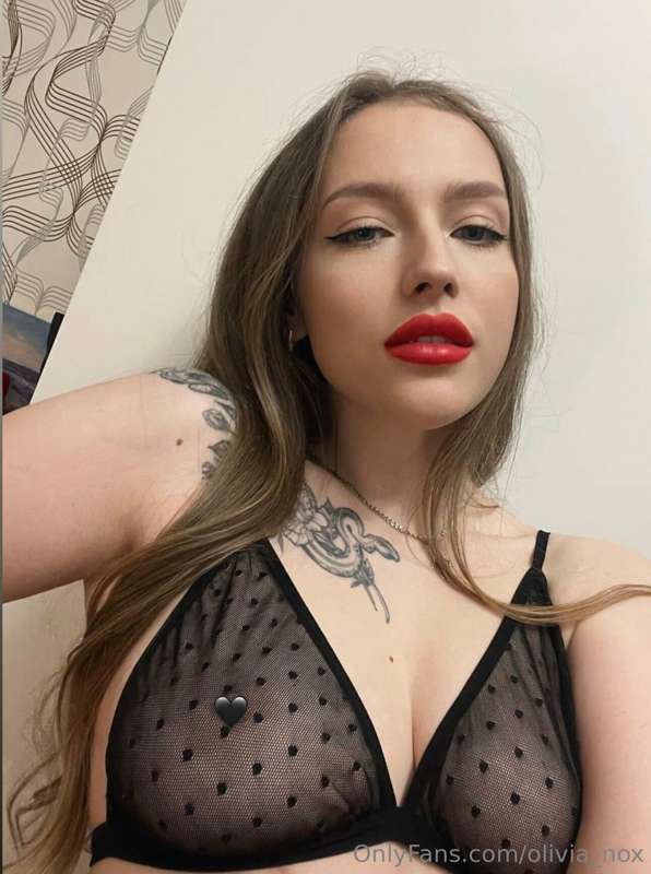 Do you mind if I leave a lip mark on your shirt?🥵👀💕