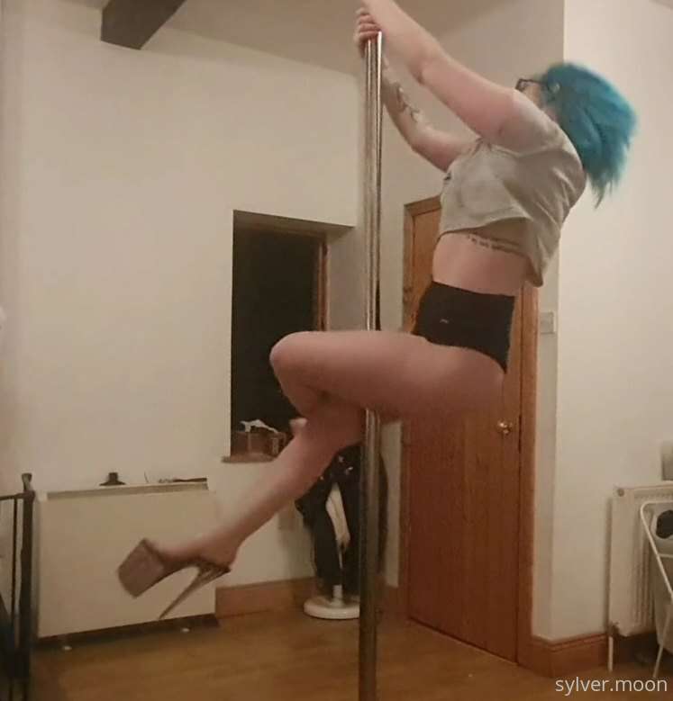It's 130am and I just finished an hour of pole dancing -- vi.. 3