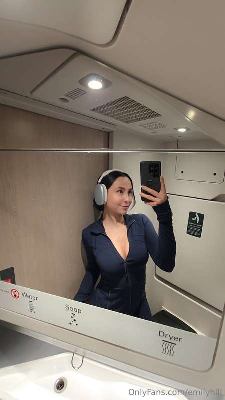 Like my new lulu set? 1