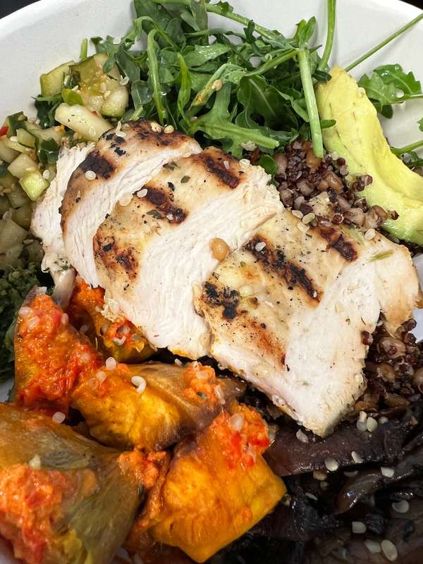 Healthy diet, healthy nut 💦   Grilled chicken, ancient grain..