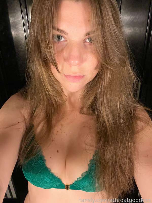 Athroatgoddess - Fansly - 20 Sep, 2021