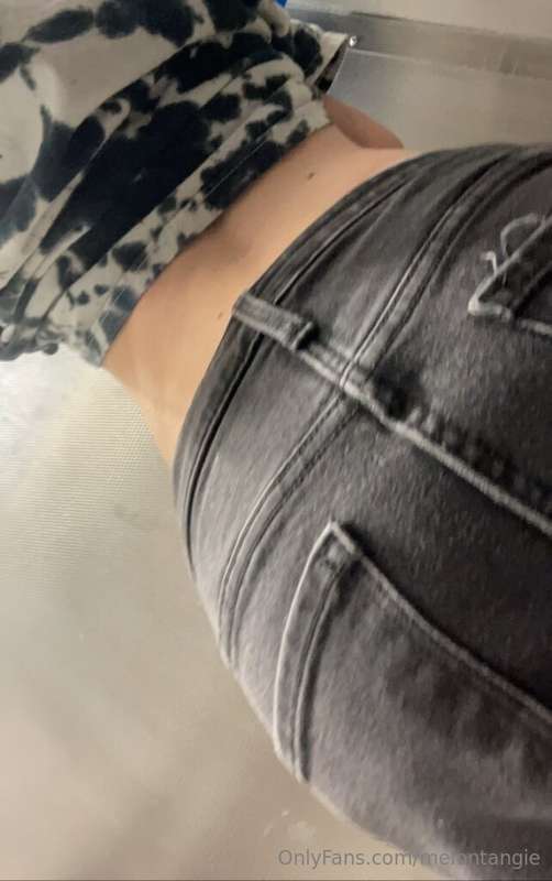 pov : i’m flashing you at work 3