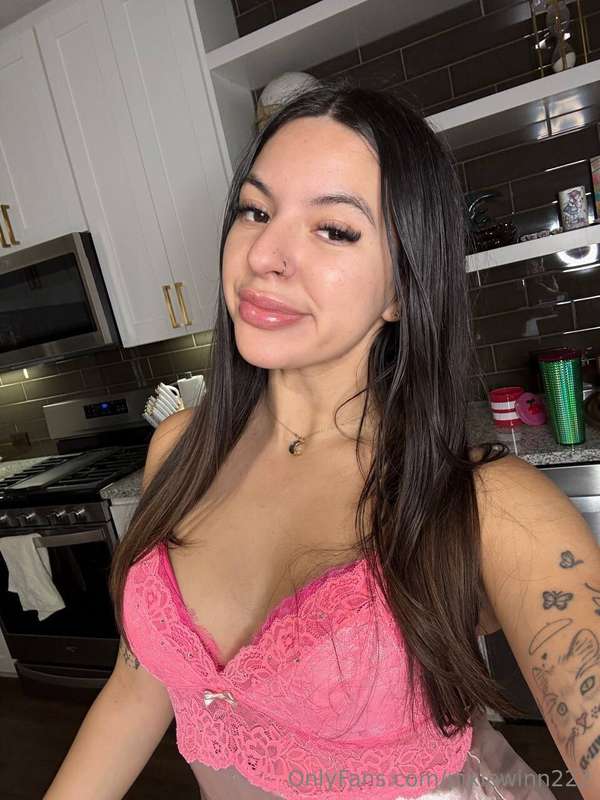Baking on live rn!! https://onlyfans.com/pixiewinn222/live