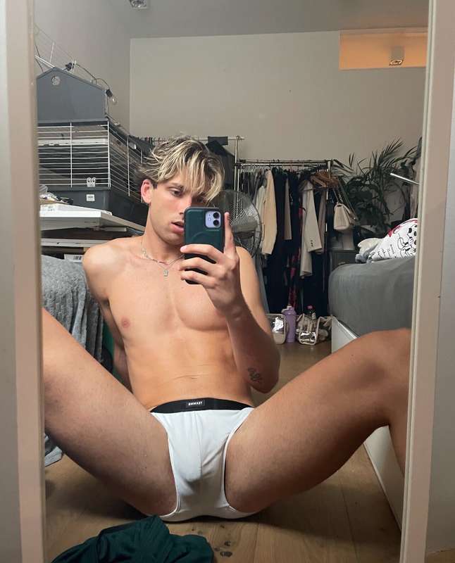 GO SUB @chase.carter 🔥AUSSIE SURFER HOTTIE 🥵 🥵 https://onlyf.. 1